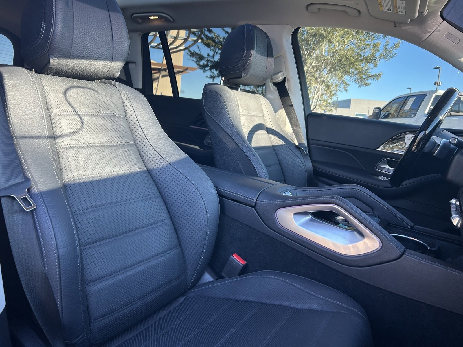 Used 2024 Mercedes-Benz GLS 450 4MATIC image 16