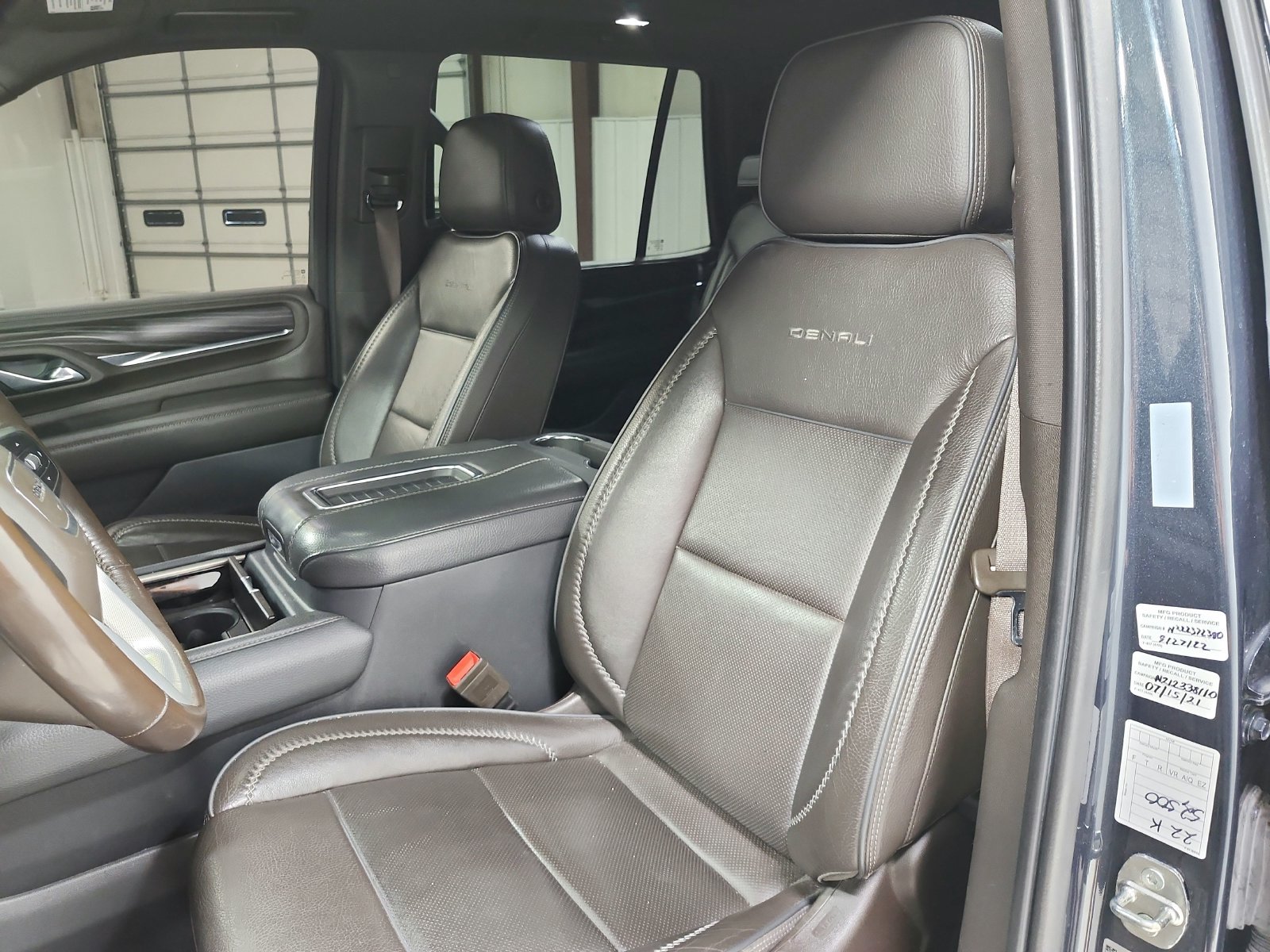 Used 2021 GMC Yukon Denali w/ Denali Premium Package AWD/4WD image 10