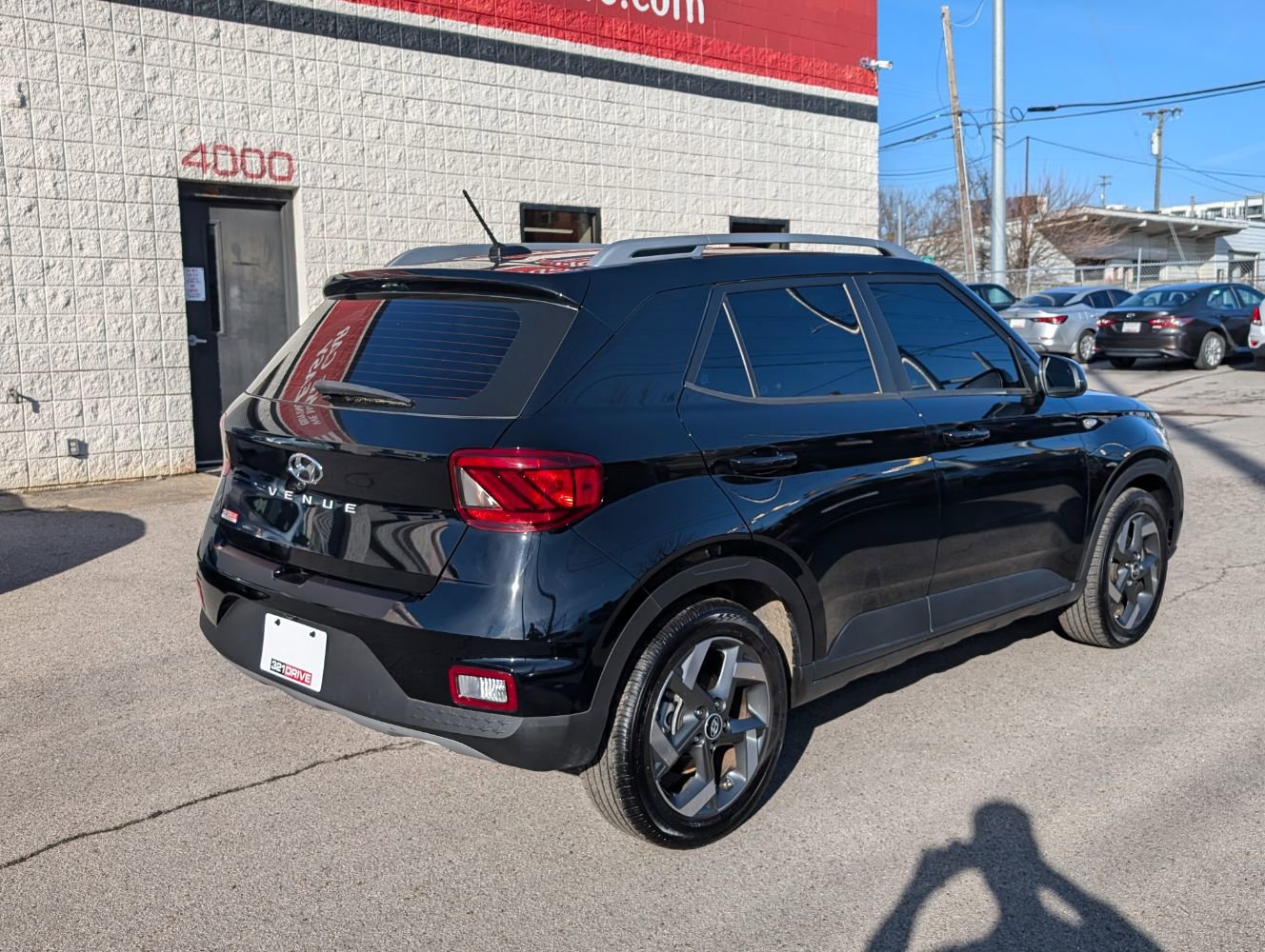 Used 2024 Hyundai Venue SEL FWD image 6