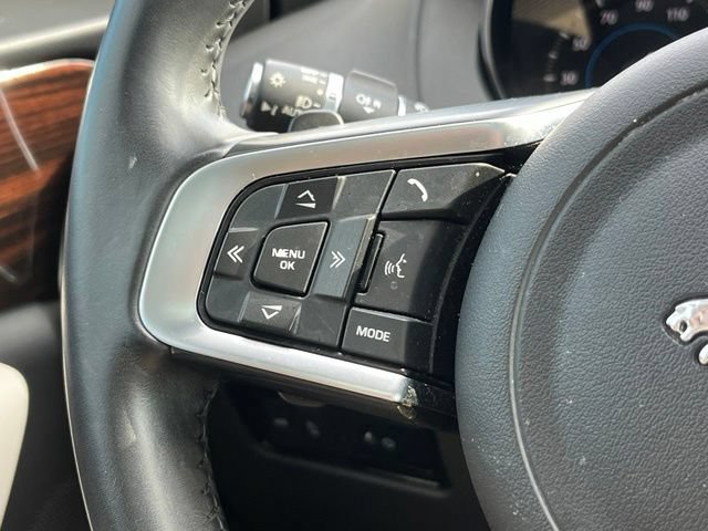 Used 2020 Jaguar F-PACE Prestige AWD/4WD image 34
