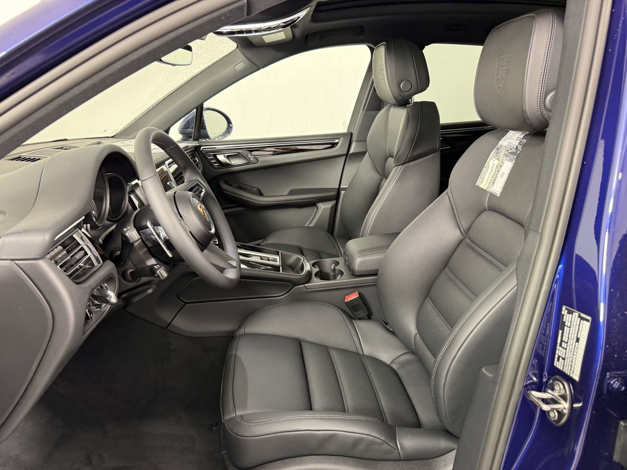 New 2025 Porsche Macan image 5