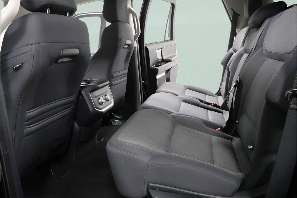 Used 2025 Ford Expedition Active AWD/4WD image 26