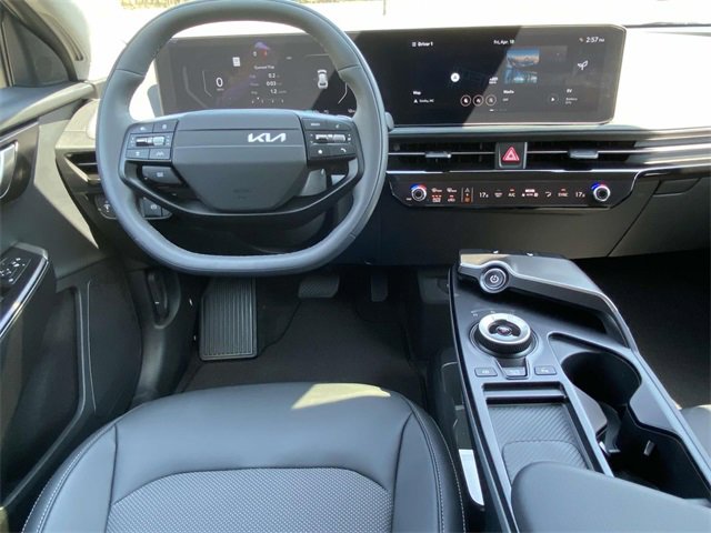 New 2025 Kia EV6 Light w/ Light LR Technology Package image 9