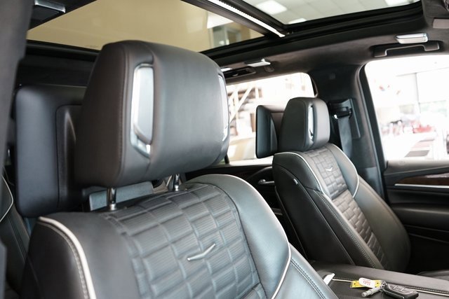 Used 2024 Cadillac Escalade Sport Platinum w/ LPO, ONYX Package image 57
