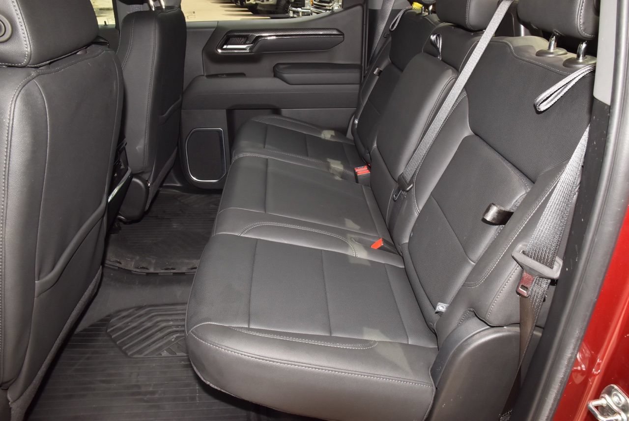 Used 2025 Chevrolet Silverado 1500 LTZ AWD/4WD image 14