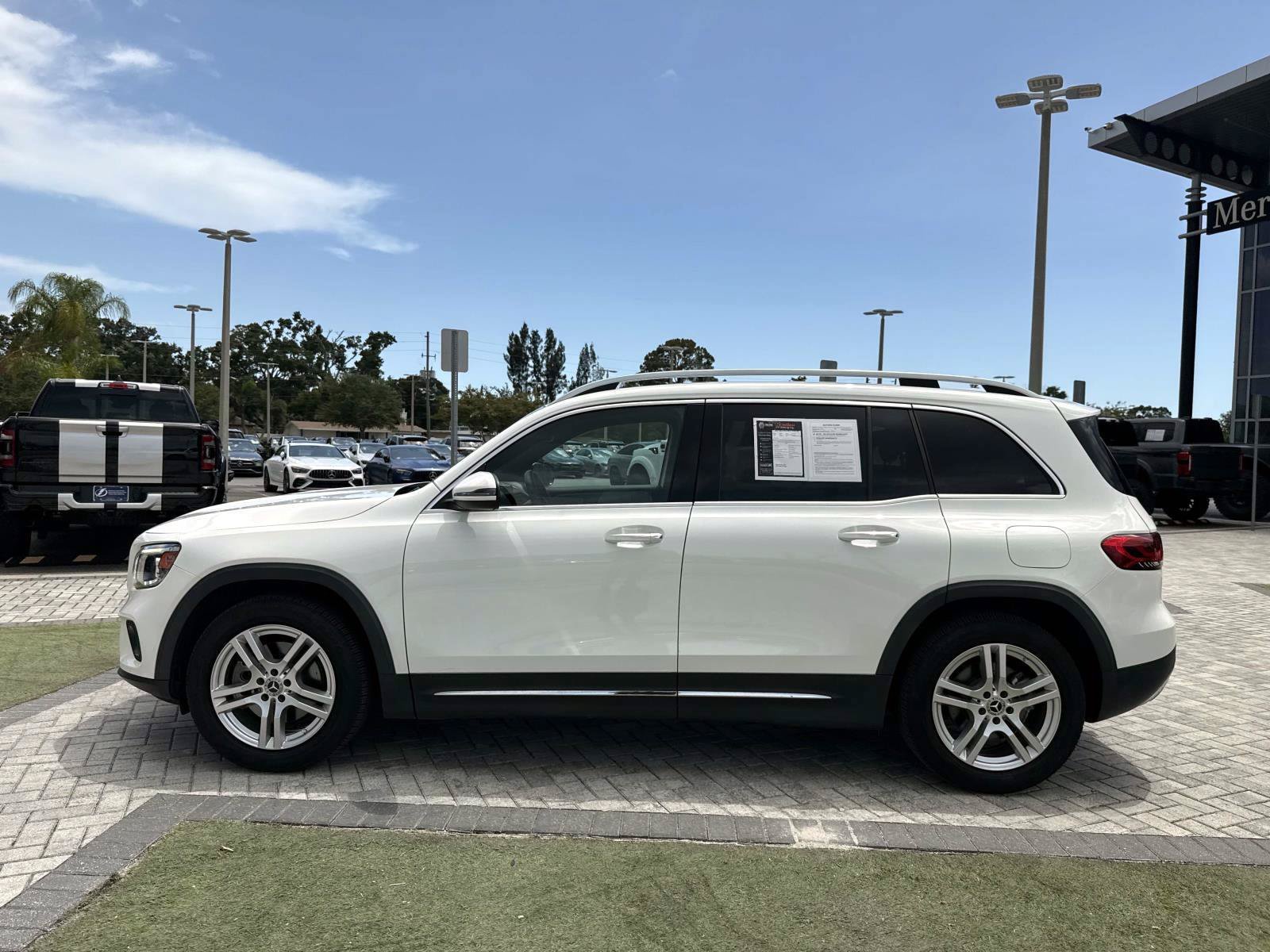 Certified 2021 Mercedes-Benz GLB 250 4MATIC image 3