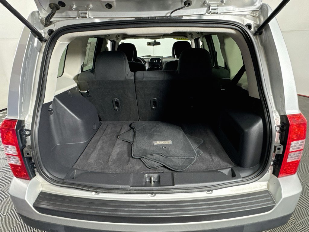 Used 2013 Jeep Patriot Sport FWD image 22