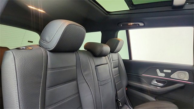 Used 2024 Mercedes-Benz GLS 450 4MATIC image 25