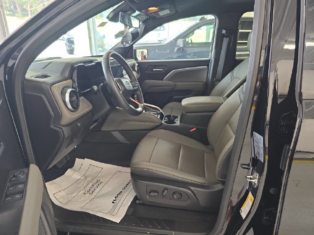 Certified 2024 Chevrolet Colorado ZR2 w/ ZR2 Convenience Package III AWD/4WD image 13