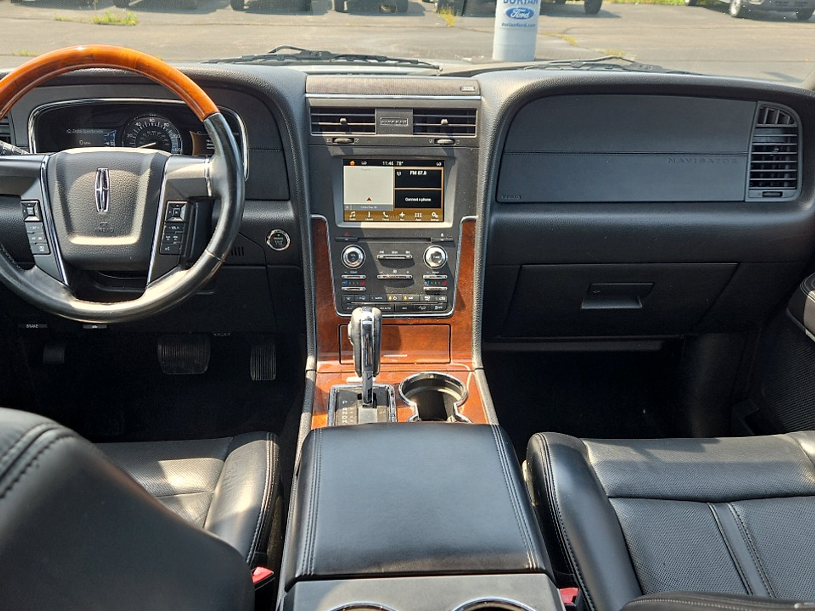 Used 2017 Lincoln Navigator Select AWD/4WD image 9