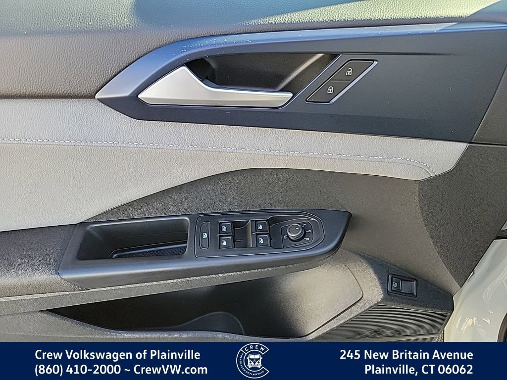 Certified 2023 Volkswagen Taos SE image 38