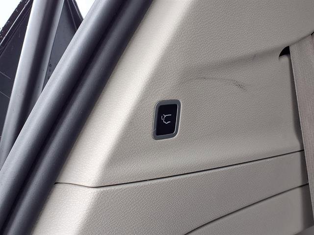 Used 2024 Chrysler Pacifica Touring-L FWD image 23