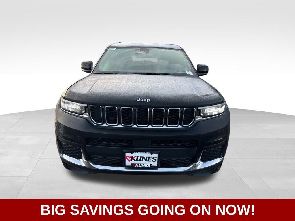 New 2025 Jeep Grand Cherokee L Laredo image 3