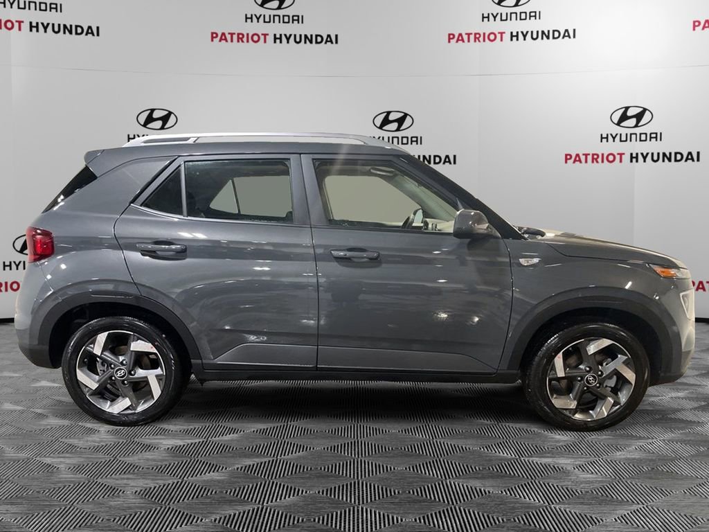 New 2026 Hyundai Venue SEL image 3