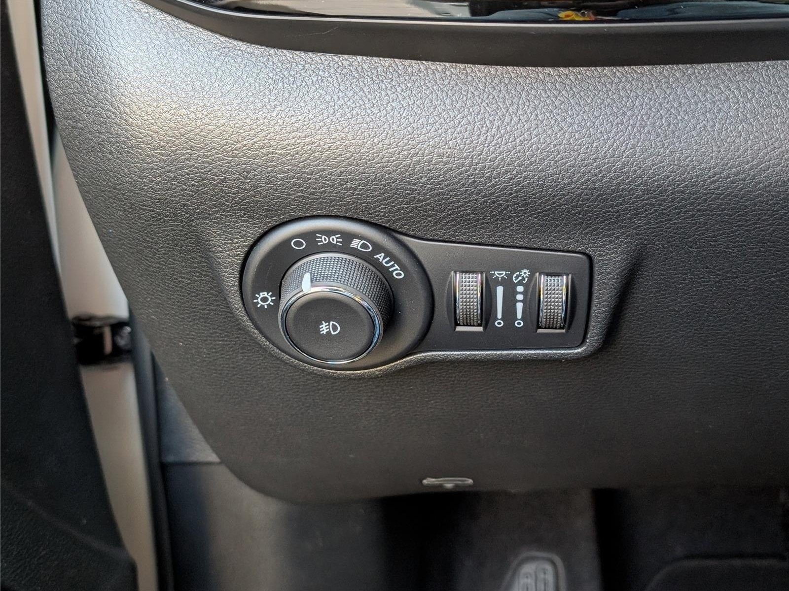 New 2026 Jeep Compass Latitude AWD/4WD image 15