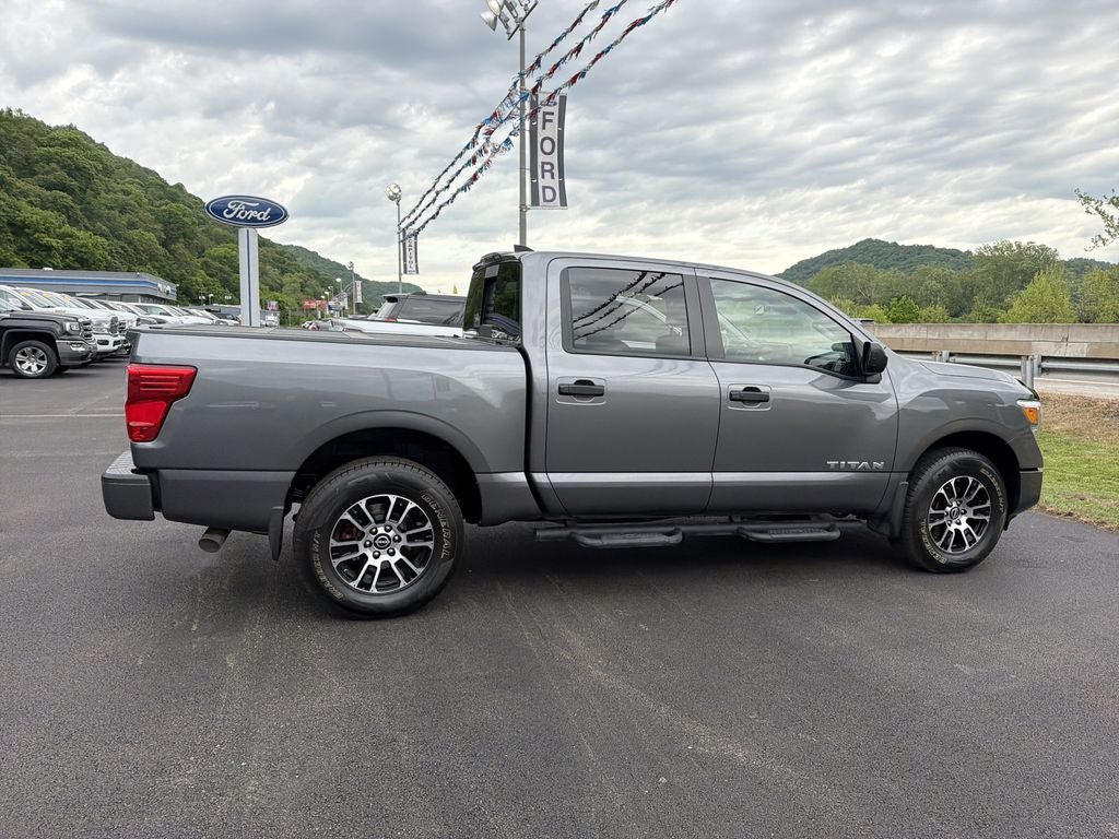 Used 2023 Nissan Titan SV w/ SV Convenience Package AWD/4WD image 3
