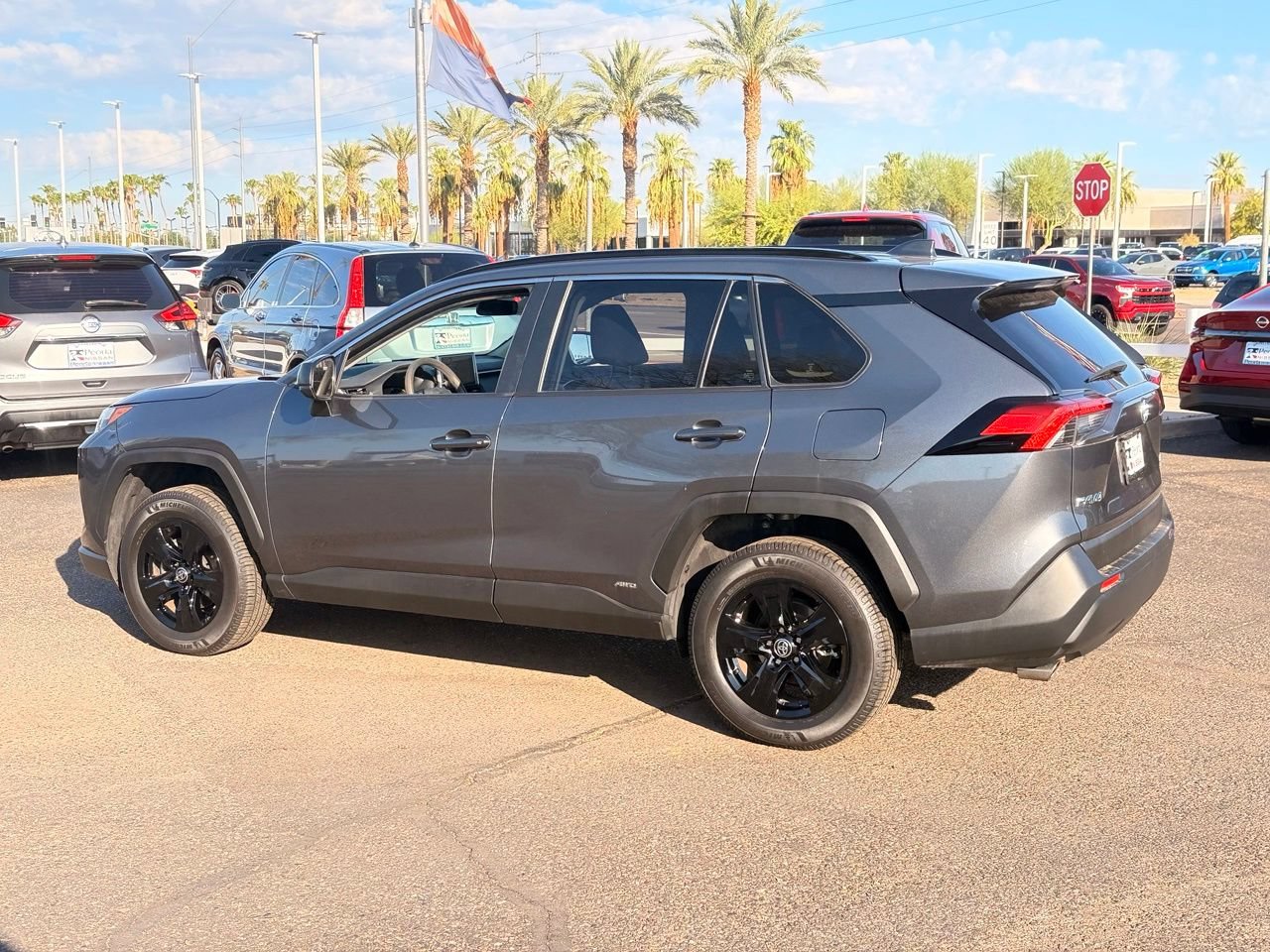 Used 2023 Toyota RAV4 LE AWD/4WD image 4