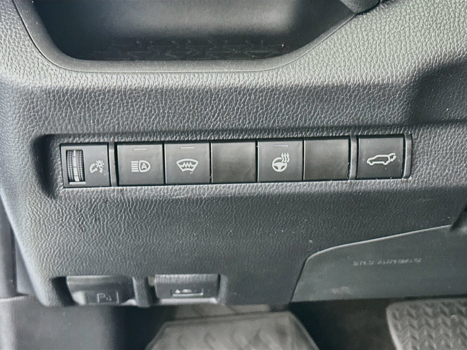 Used 2023 Toyota RAV4 XLE w/ Convenience Package AWD/4WD image 10