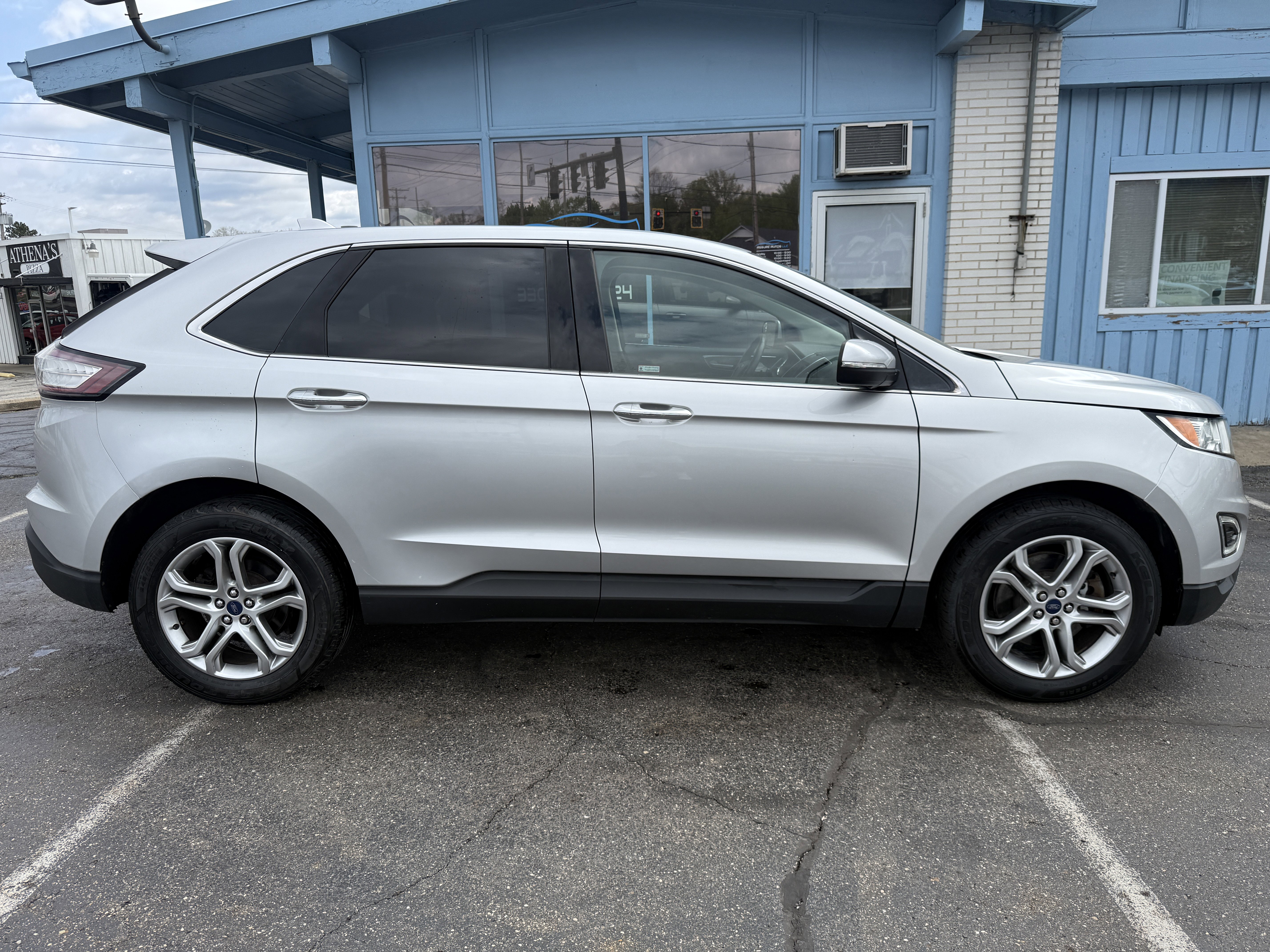 Used 2016 Ford Edge Titanium w/ Class II Trailer Tow Package AWD/4WD image 6