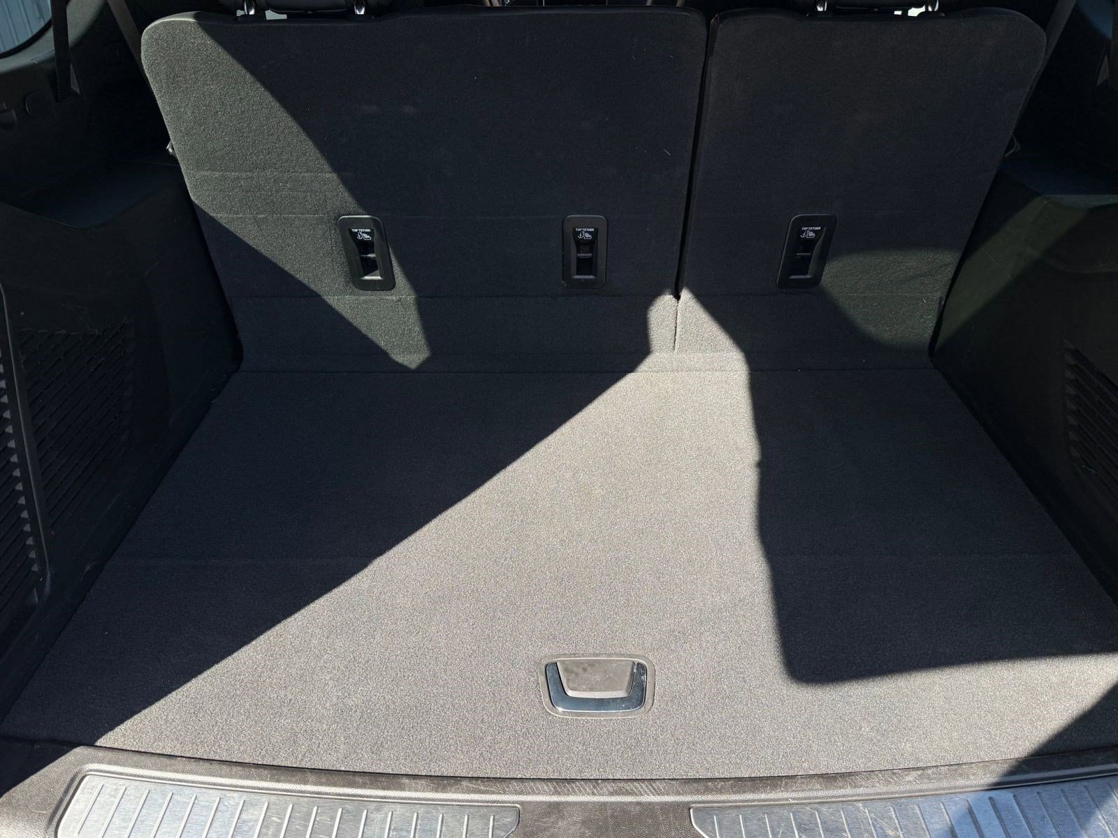 Used 2025 GMC Yukon XL Denali AWD/4WD image 31