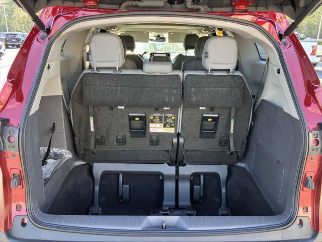 Certified 2023 Toyota Sienna XLE FWD image 28