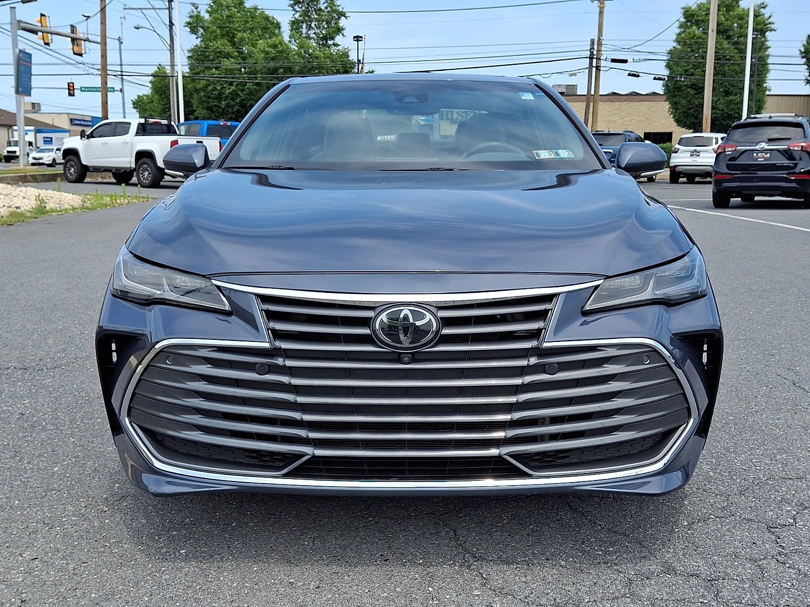 Used 2020 Toyota Avalon Limited w/ Advanced Safety Package FWD image 2