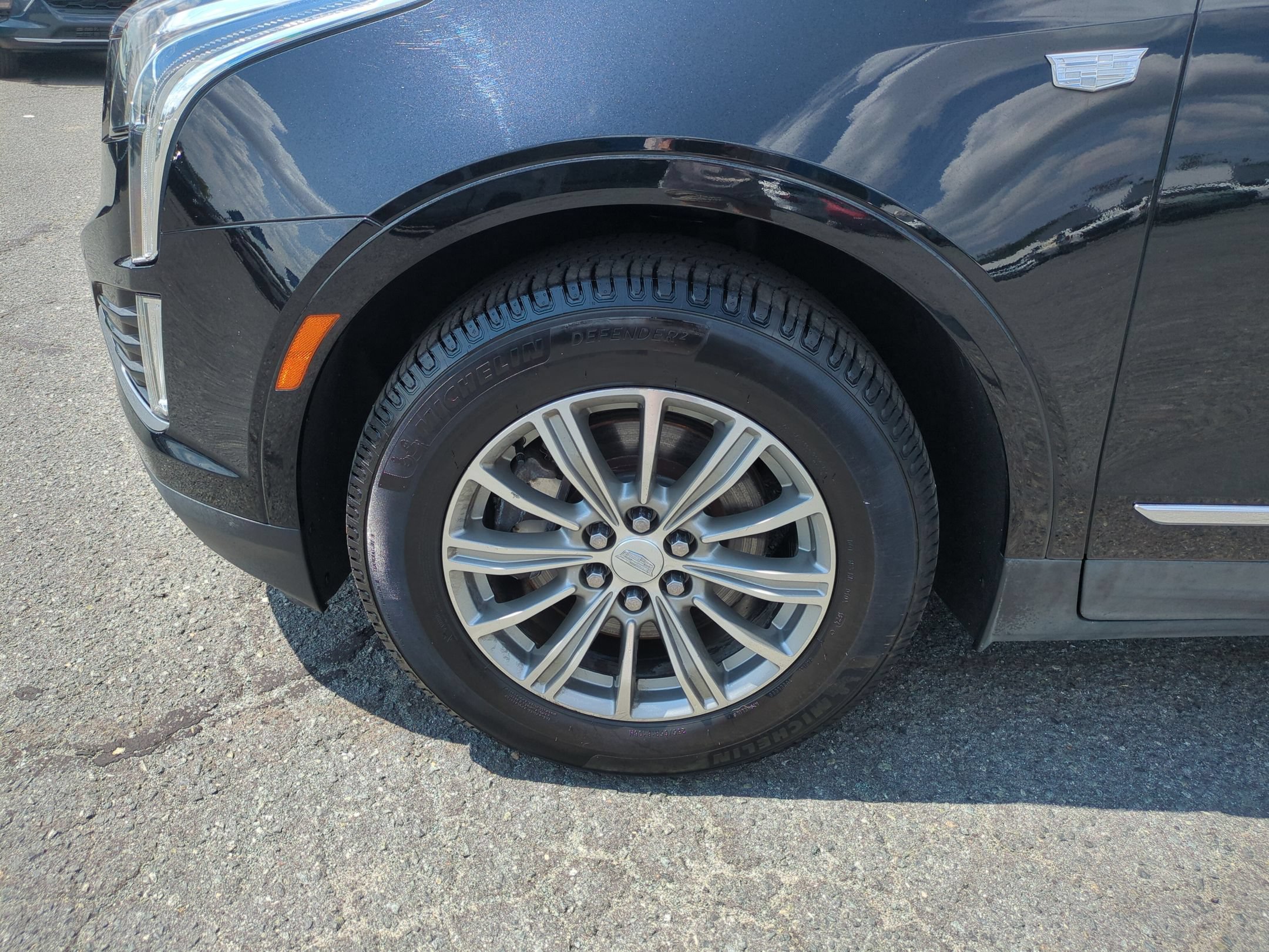 Certified 2018 Cadillac XT5 Luxury w/ Driver Awareness Package FWD image 10