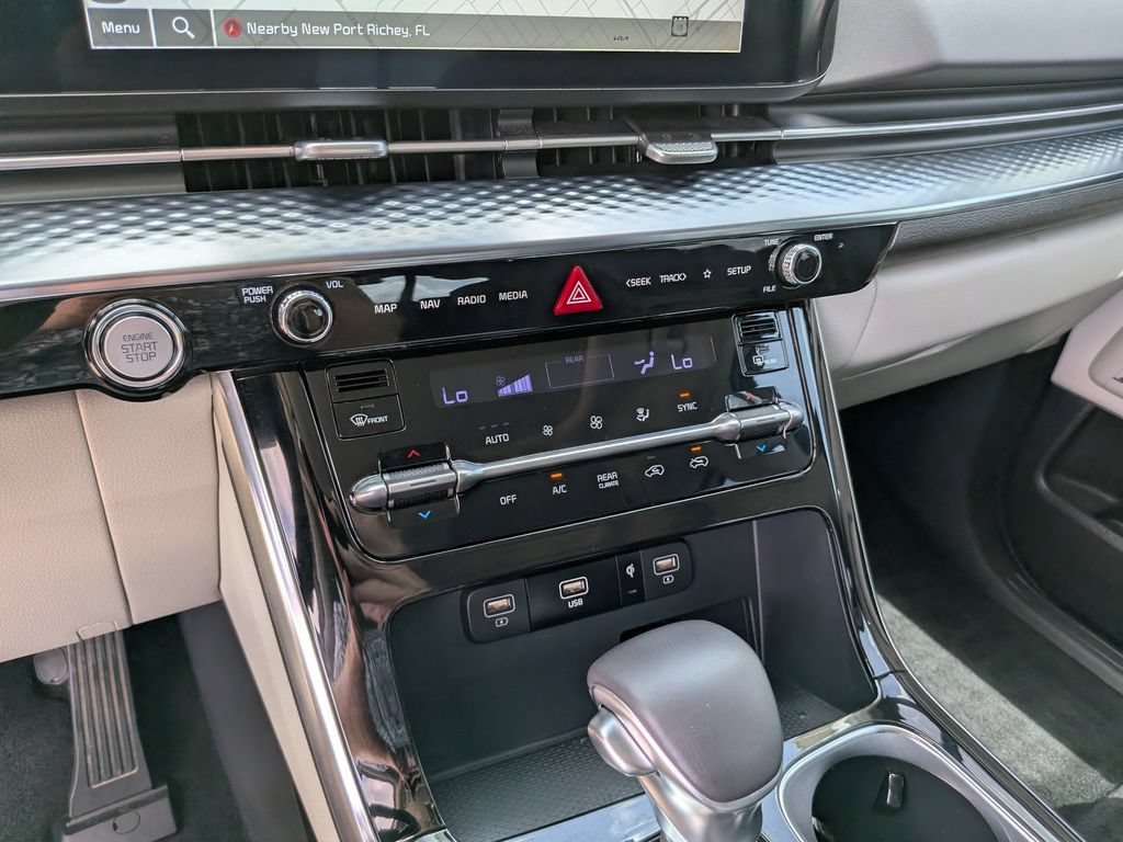 Certified 2024 Kia Carnival SX Prestige FWD image 26