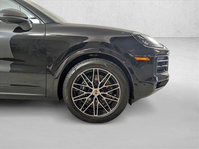 Certified 2025 Porsche Cayenne Coupe image 11