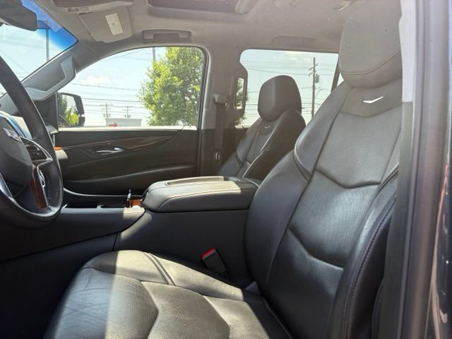 Used 2019 Cadillac Escalade ESV Luxury AWD/4WD image 32