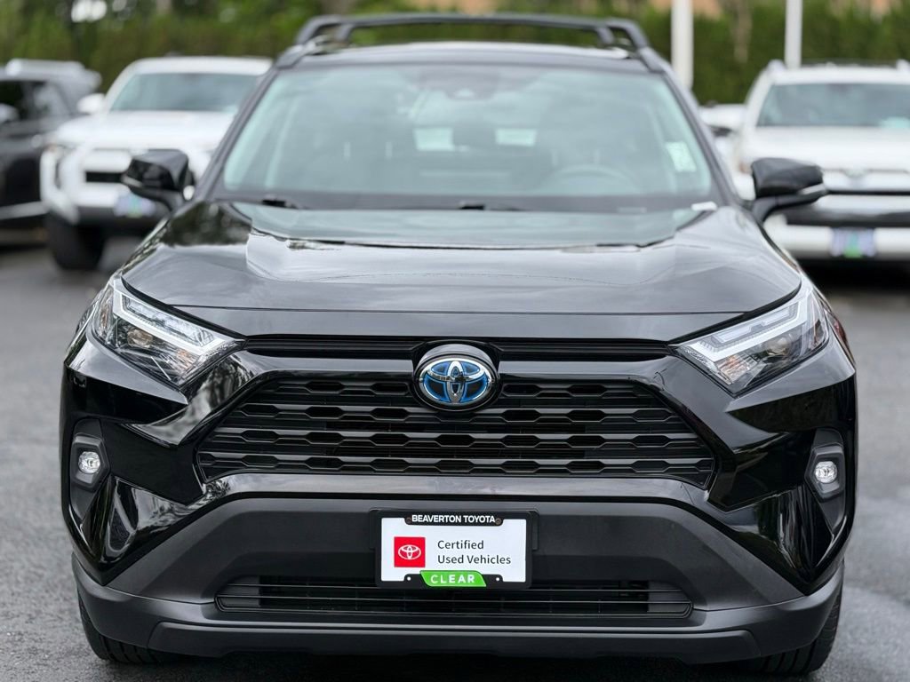 Used 2022 Toyota RAV4 XLE Premium AWD/4WD image 8