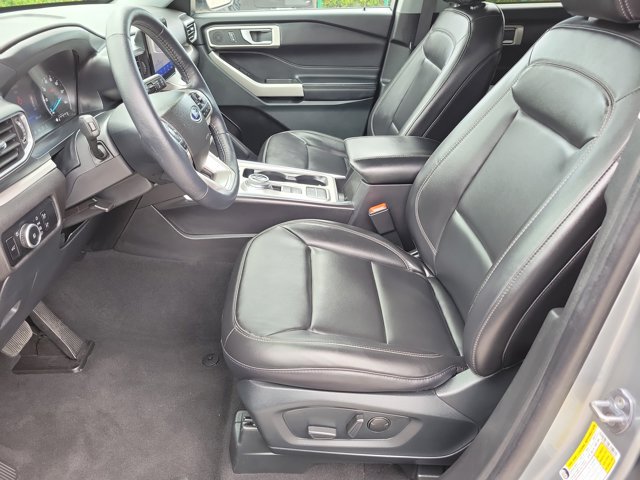 Certified 2023 Ford Explorer XLT w/ Equipment Group 202A RWD image 18