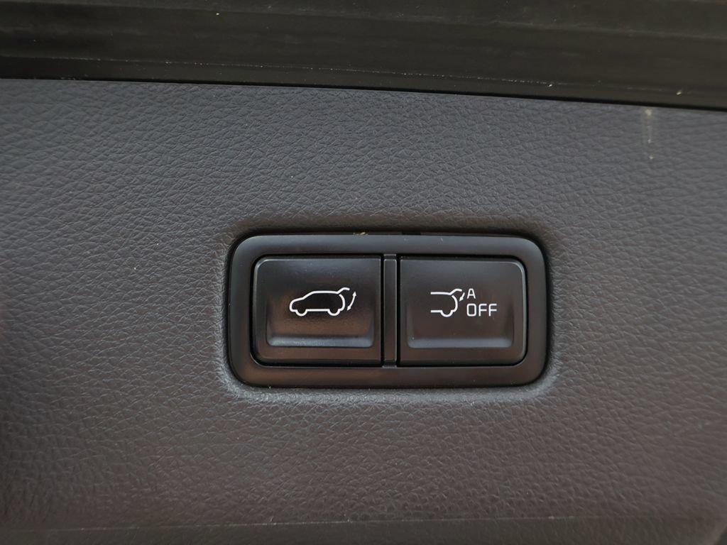 Certified 2024 Kia Carnival EX FWD image 22