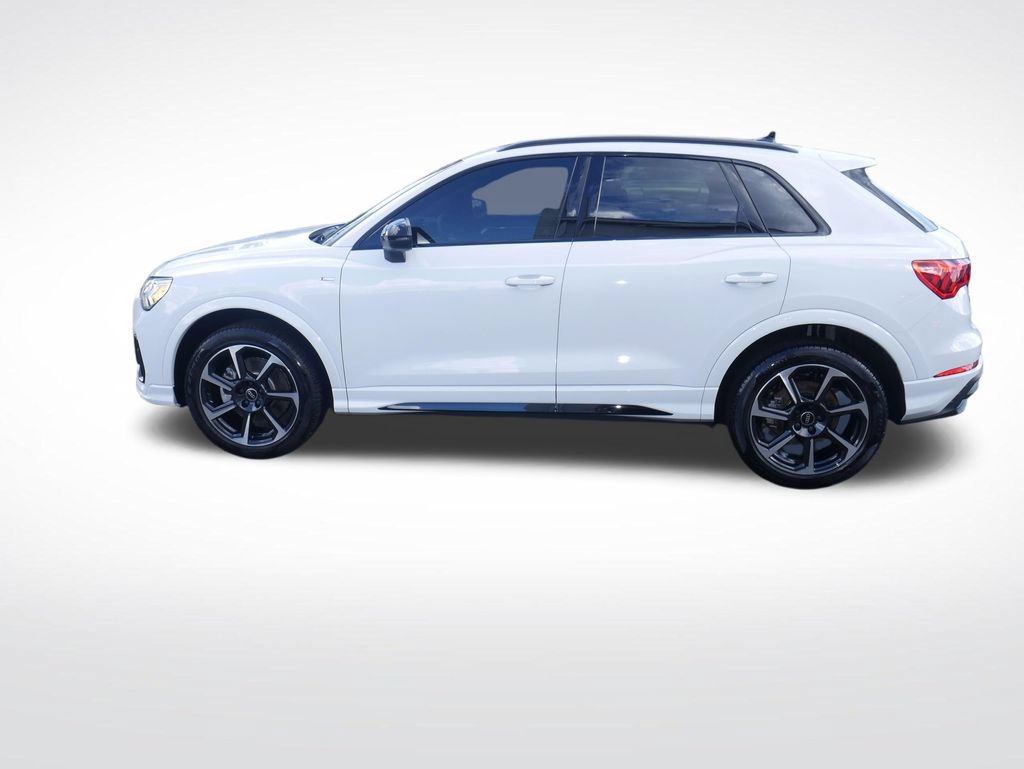 Certified 2025 Audi Q3 2.0T Premium Plus AWD/4WD image 2
