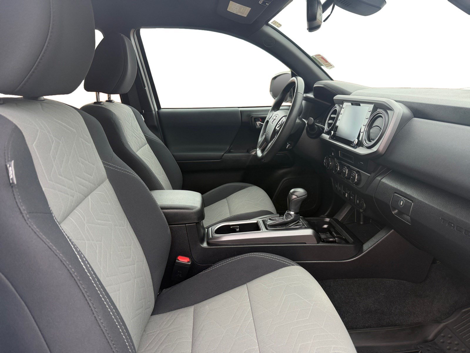 Used 2021 Toyota Tacoma TRD Sport w/ Technology Package AWD/4WD image 15