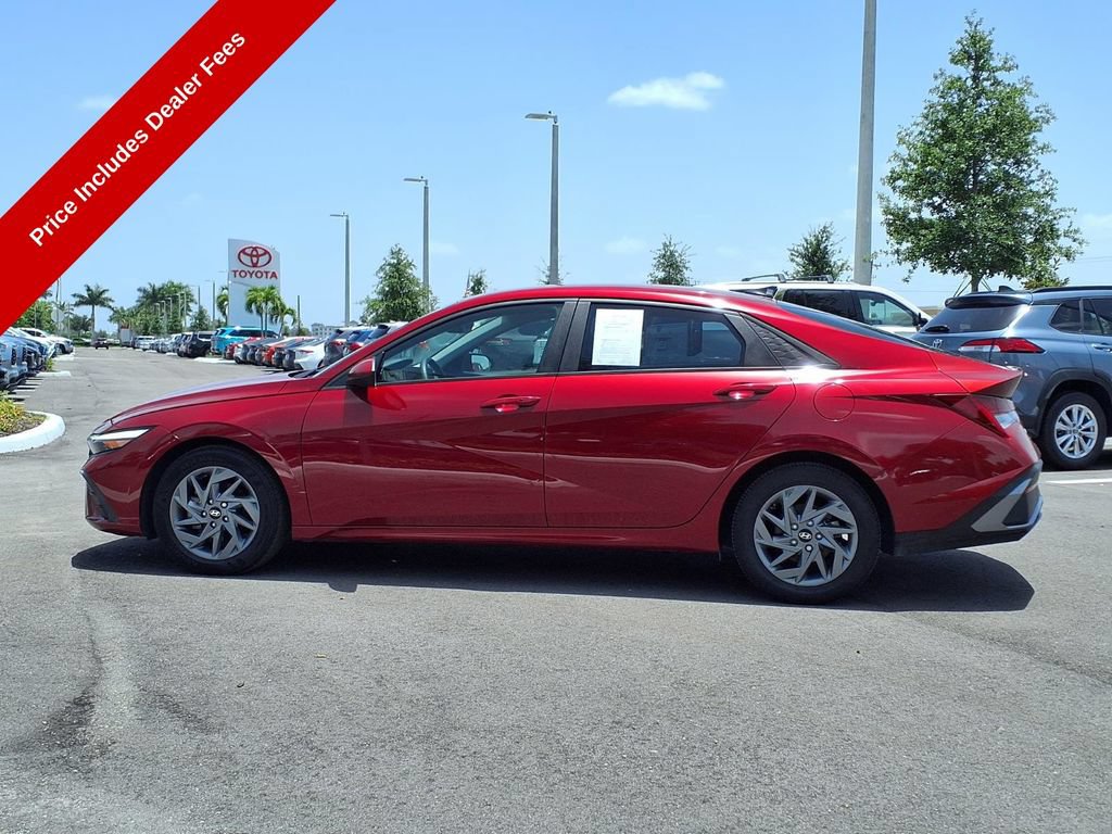 Used 2024 Hyundai Elantra Blue FWD image 5