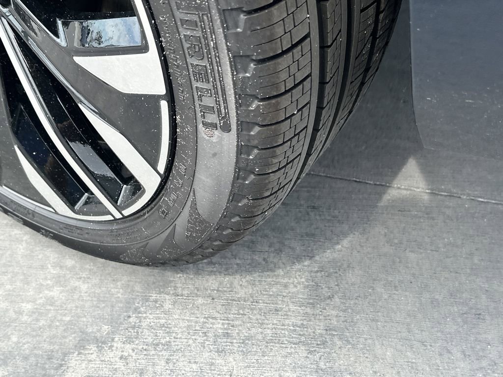 New 2026 Volvo XC90 B6 Plus w/ Protection Package Premier image 11