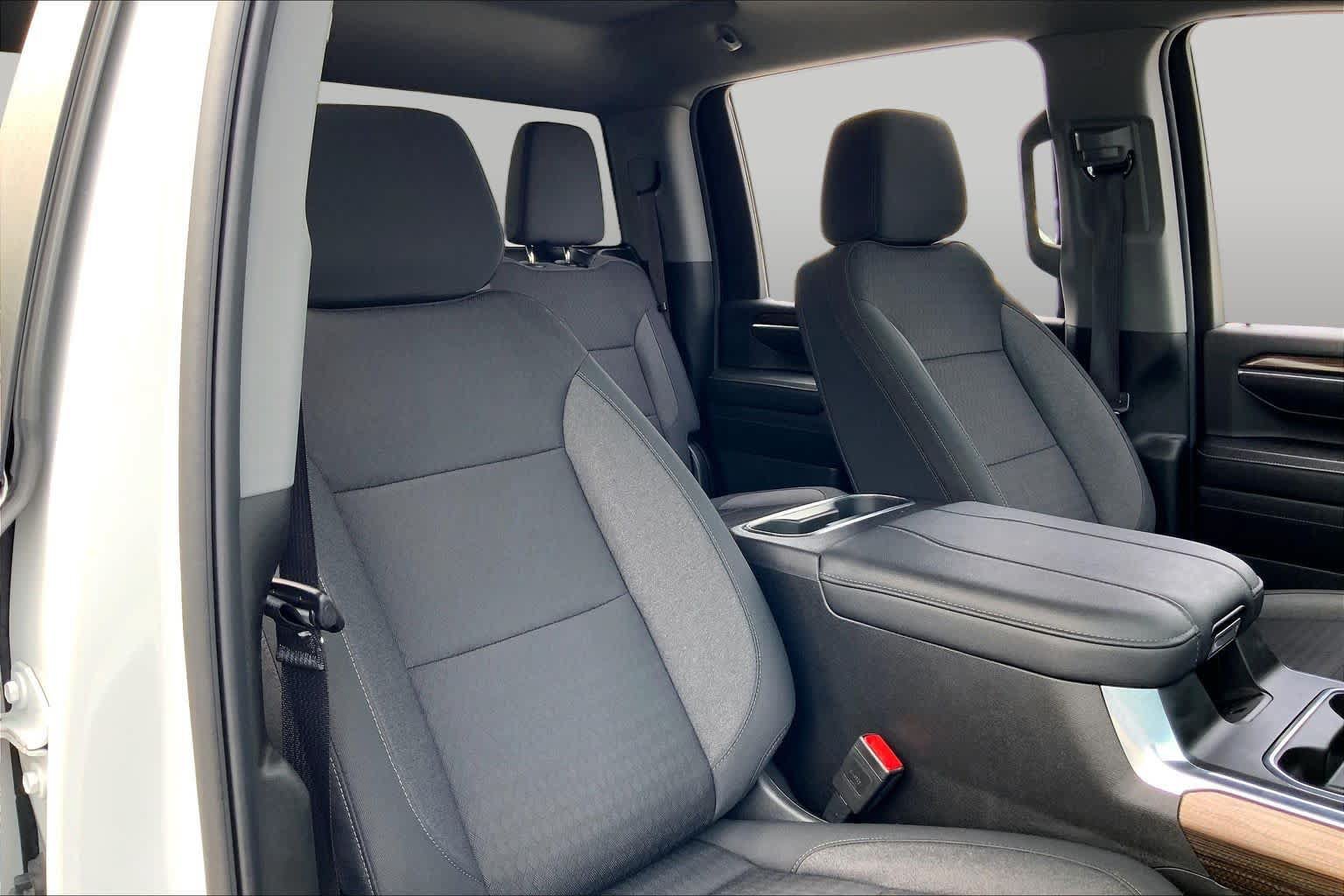 Used 2024 Chevrolet Silverado 2500 LT AWD/4WD image 9