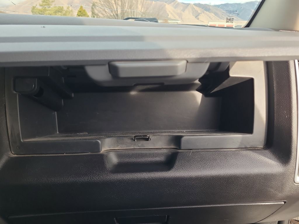 Used 2018 RAM 1500 Classic SLT image 16