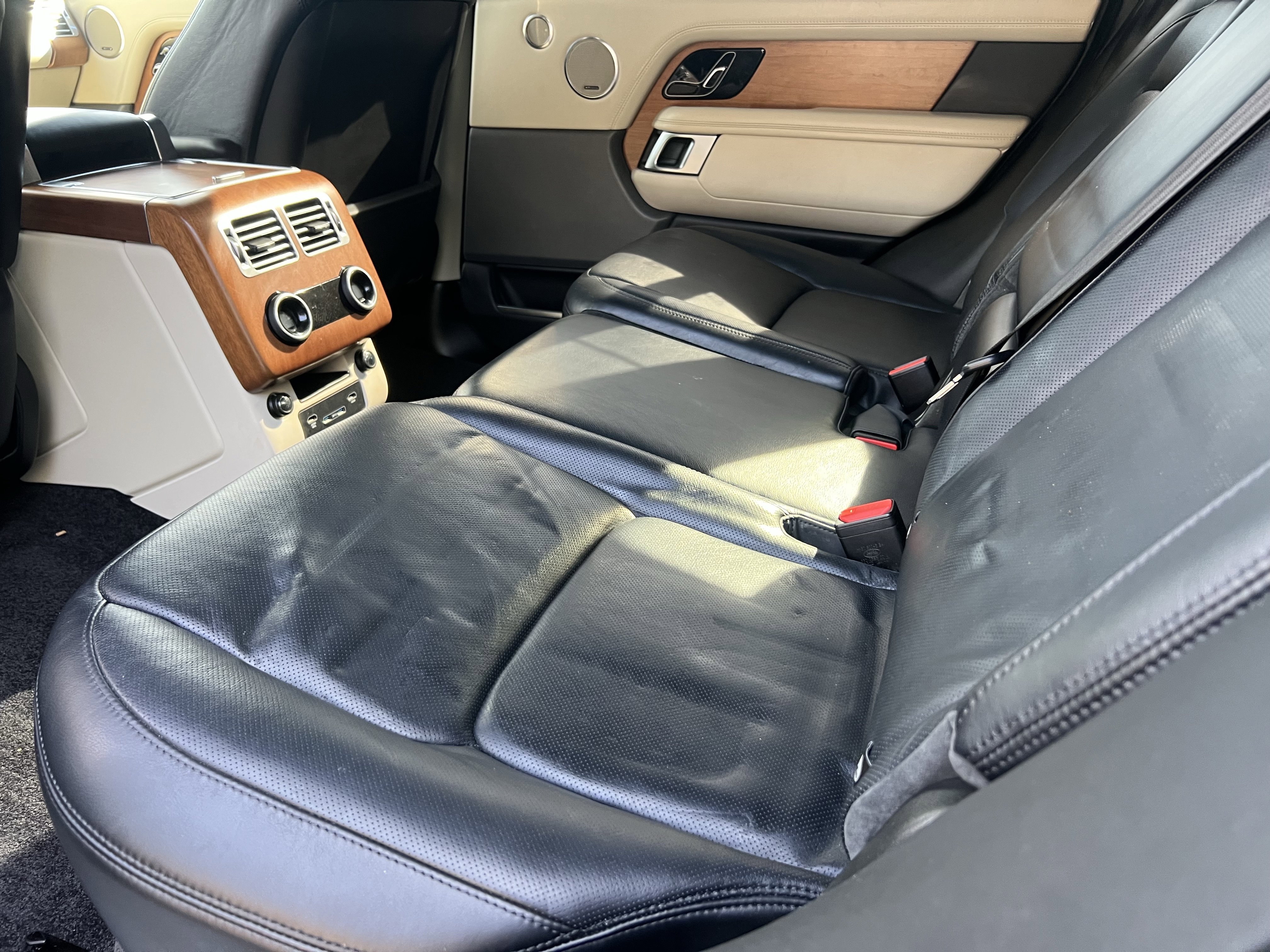 Used 2021 Land Rover Range Rover Long Wheelbase Autobiography image 26