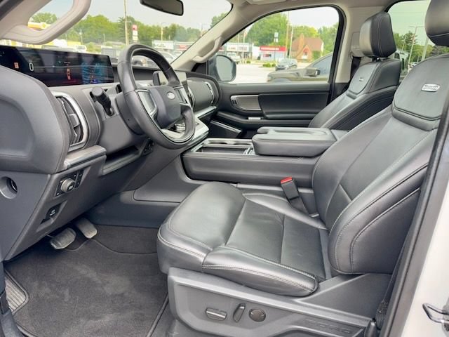 Used 2025 Ford Expedition Max Platinum AWD/4WD image 13
