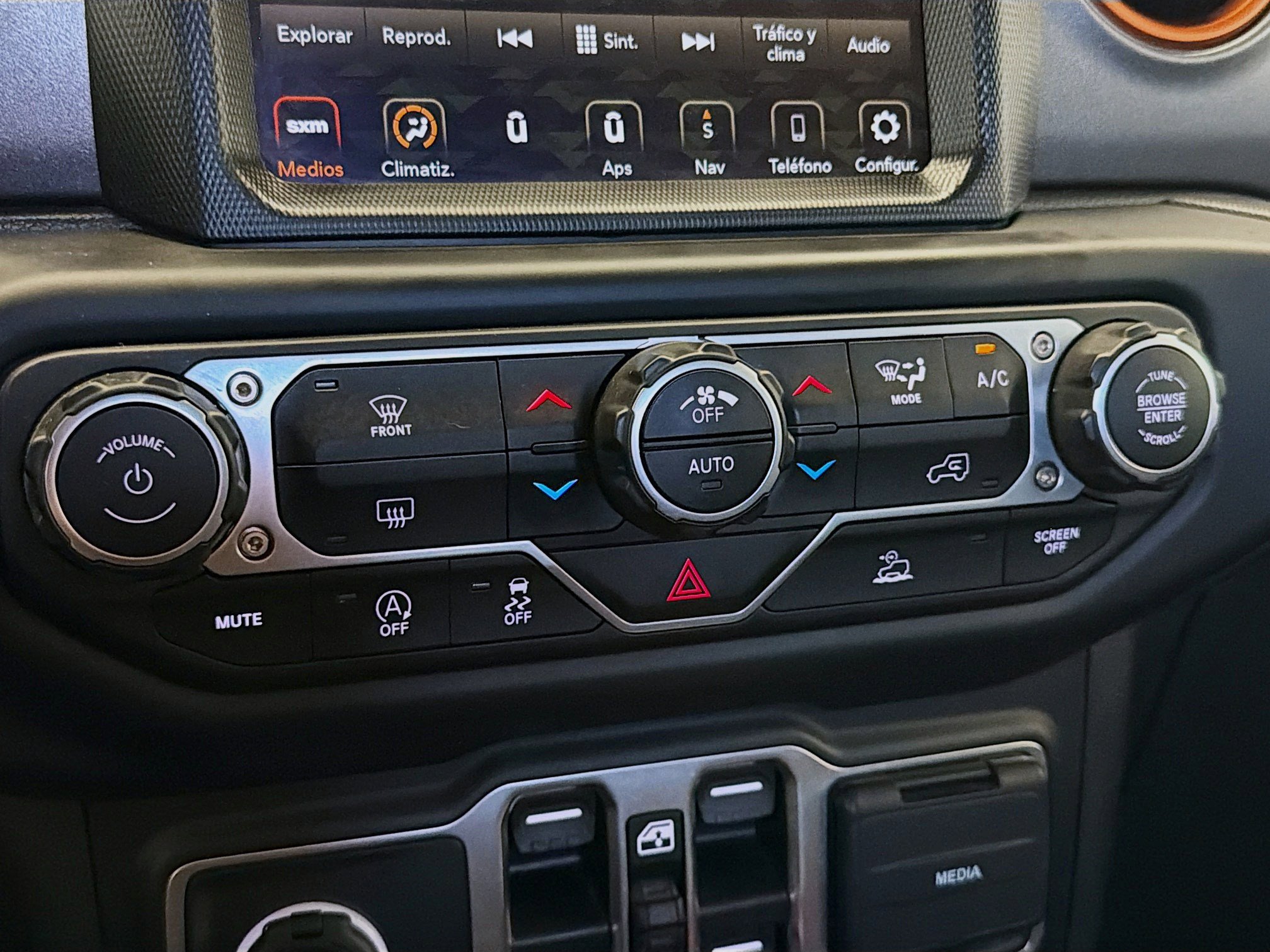 Used 2023 Jeep Gladiator Mojave AWD/4WD image 10