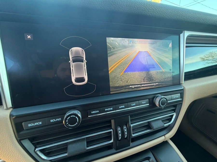 Used 2020 Porsche Macan image 12