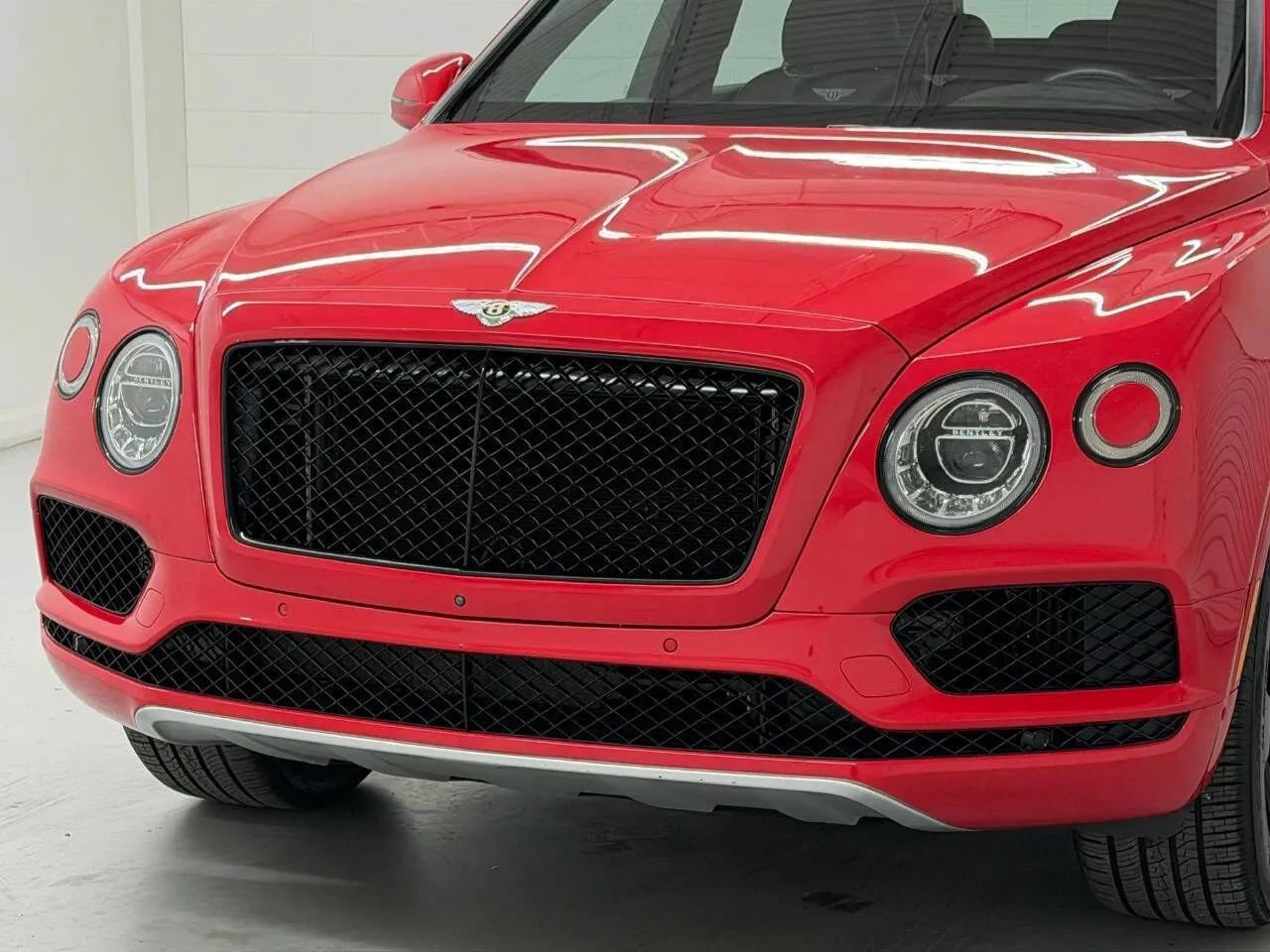 Used 2019 Bentley Bentayga AWD/4WD image 47