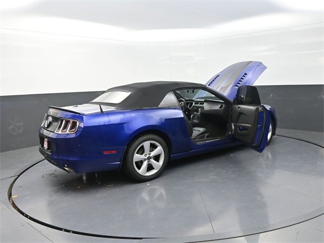 Used 2013 Ford Mustang GT Premium w/ Electronics Pkg image 37
