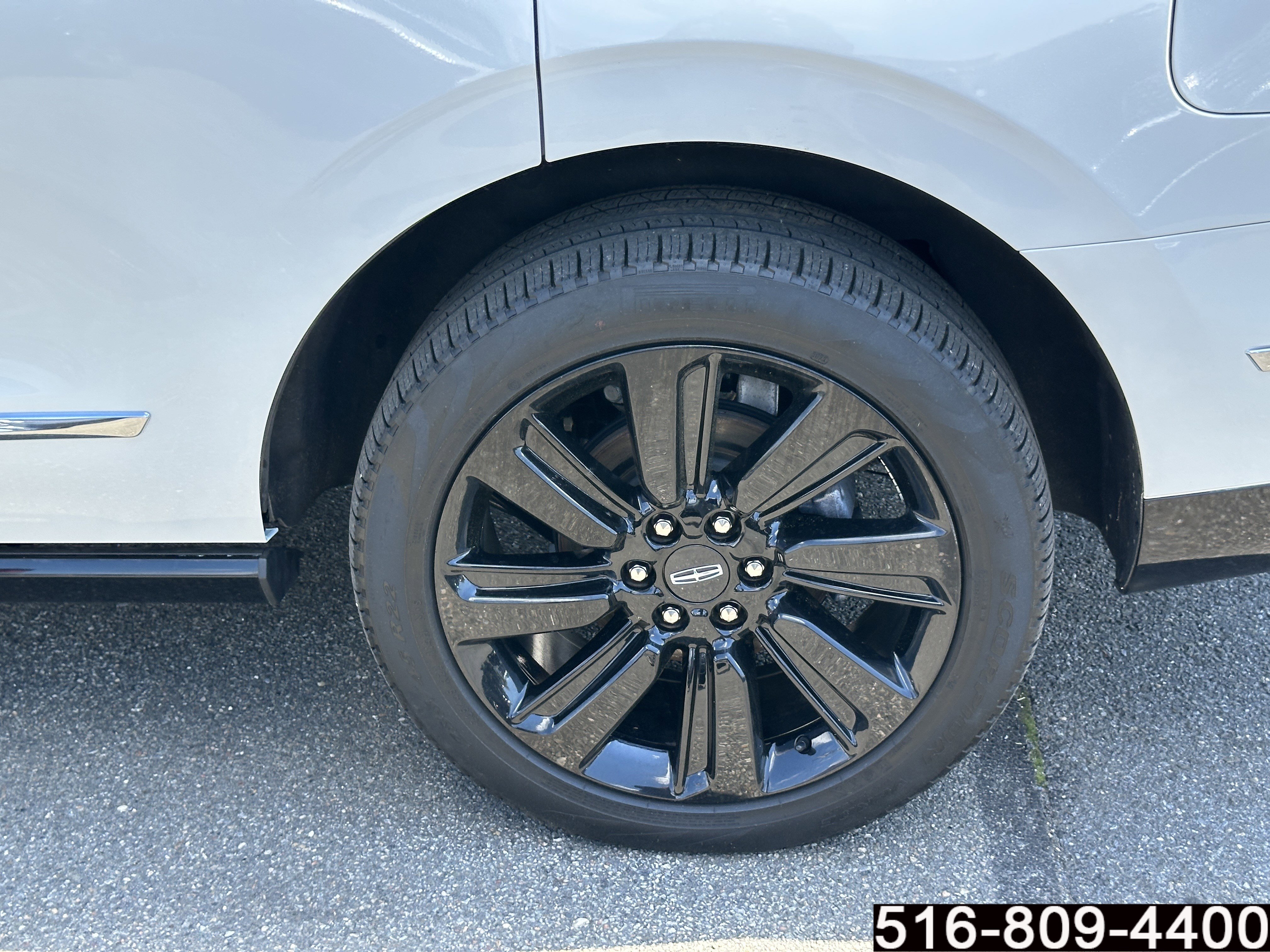 Used 2024 Lincoln Navigator Reserve AWD/4WD image 10