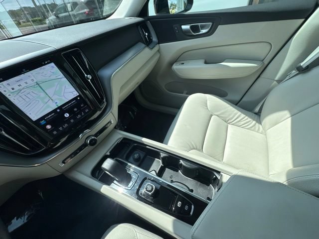 Used 2024 Volvo XC60 B5 Core w/ Climate Package AWD/4WD image 22