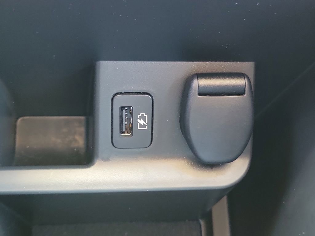 Used 2019 Nissan Rogue SV FWD image 34