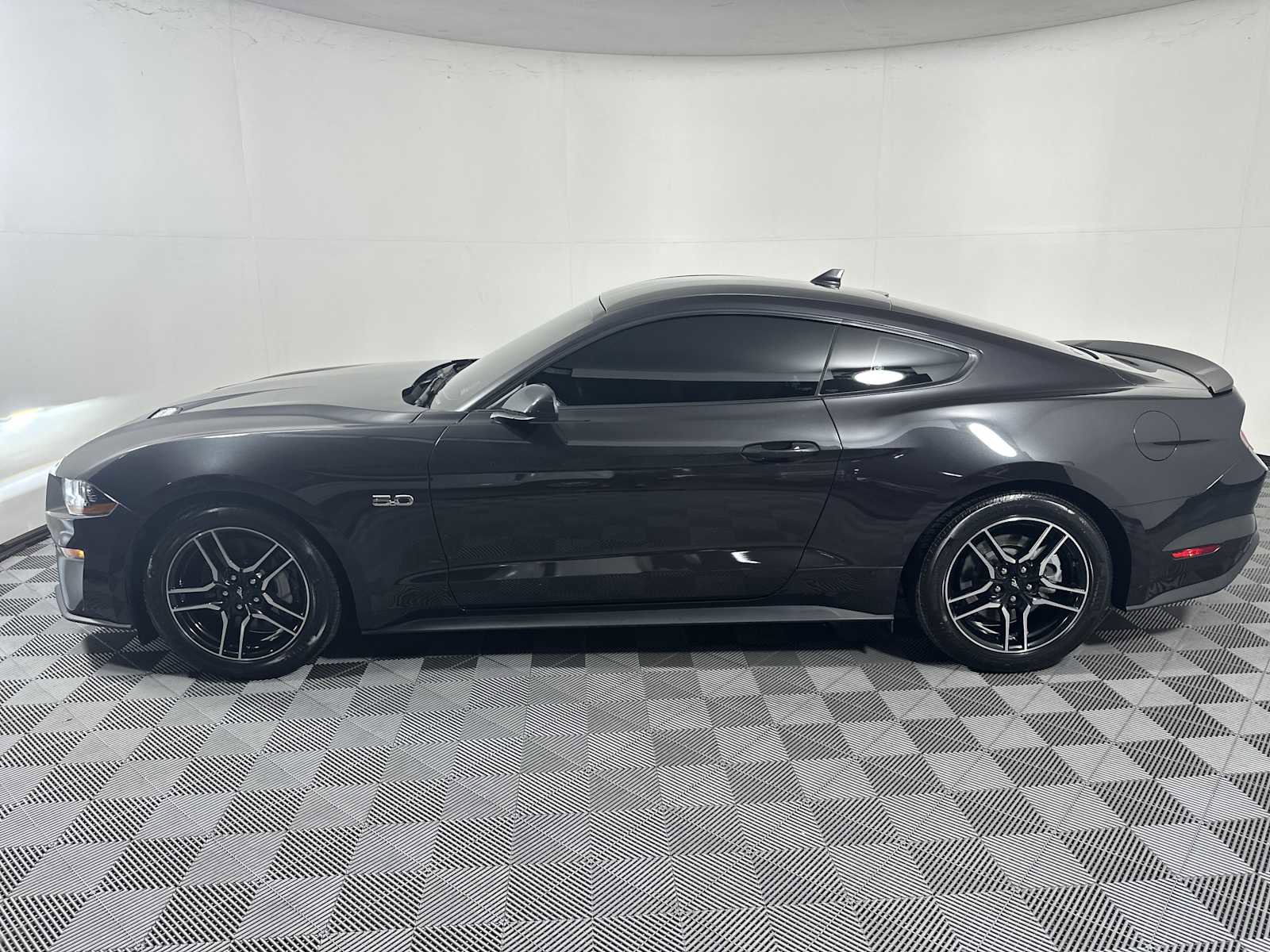 Used 2022 Ford Mustang GT Premium image 4