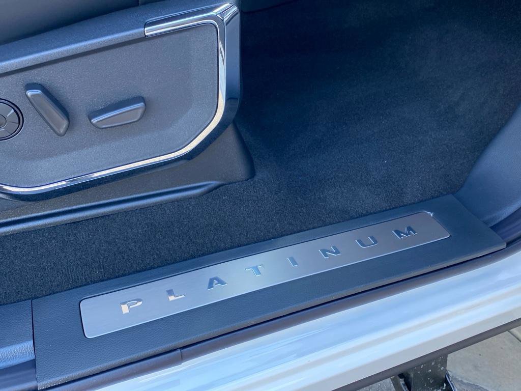 New 2025 Ford F250 Platinum image 19